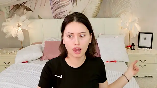 Lunaa Babygirl online show from 03-29-26, 02:08