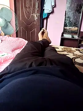 Snapshot of magicmovemen chatting on 02-24-26, 10:05 magicmovemen online show from 02-24-26, 10:05