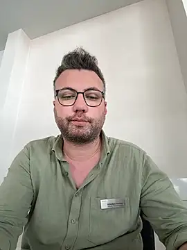 Snapshot of berkay977 chatting on 05-11-26, 12:06 berkay977 online show from 05-11-26, 12:06