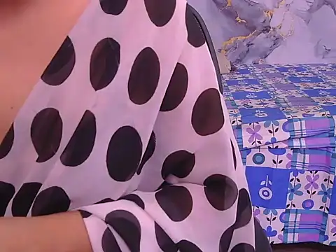 Snapshot of Aayesha-queen chatting on 05-12-26, 03:47 Aayesha-queen online show from 05-12-26, 03:47