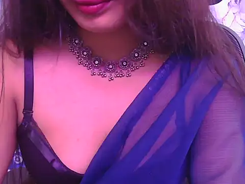 Snapshot of Aayesha-queen chatting on 05-01-26, 04:17 Aayesha-queen online show from 05-01-26, 04:17