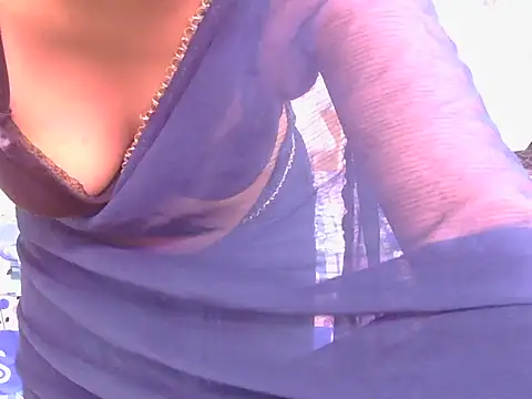 Snapshot of Aayesha-queen chatting on 05-03-26, 03:55 Aayesha-queen online show from 05-03-26, 03:55