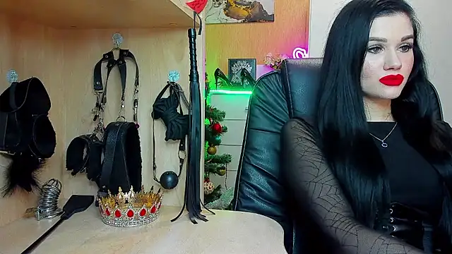 KristiTopxx online show from 12-18-25, 10:24