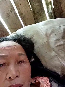 heesuu11 online show from 03-31-26, 06:04