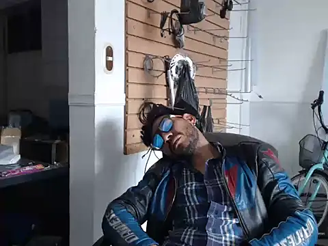 boyp3netrat0r online show from 03-18-26, 03:24