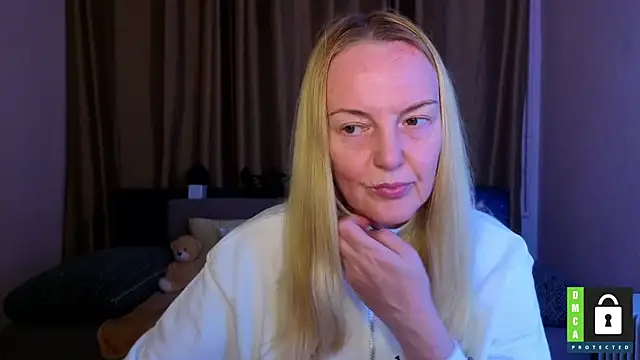 Snapshot of Bella_soulmate chatting on 05-24-26, 05:29 Bella soulmate online show from 05-24-26, 05:29