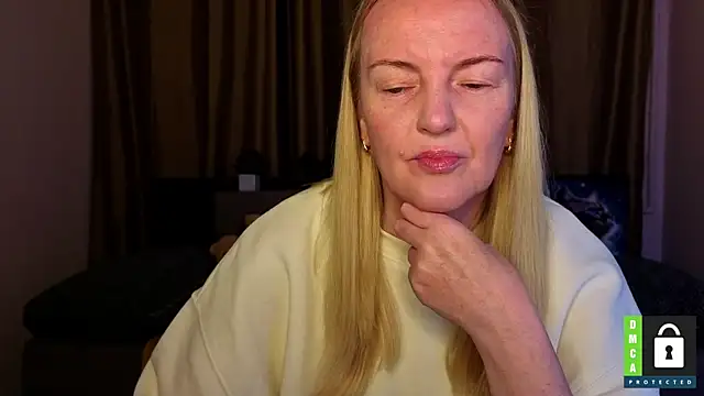 Snapshot of Bella_soulmate chatting on 05-15-26, 05:27 Bella soulmate online show from 05-15-26, 05:27