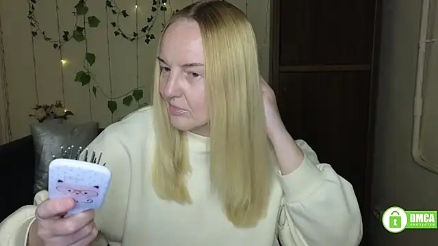 Snapshot of Bella_soulmate chatting on 05-07-26, 11:24 Bella soulmate online show from 05-07-26, 11:24