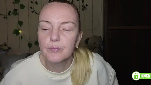 Snapshot of Bella_soulmate chatting on 05-09-26, 11:24 Bella soulmate online show from 05-09-26, 11:24