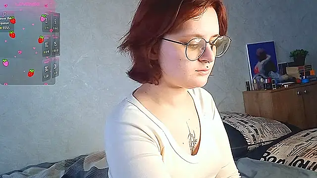 Snapshot of LouiseDew chatting on 03-03-26, 02:29 LouiseDew online show from 03-03-26, 02:29