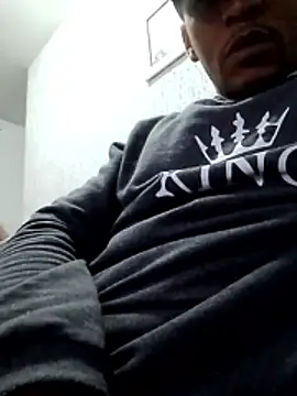 Snapshot of Rodr_go14 chatting on 04-15-26, 10:32 Rodr go14 online show from 04-15-26, 10:32