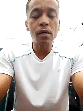 Snapshot of Rodr_go14 chatting on 05-11-26, 10:16 Rodr go14 online show from 05-11-26, 10:16