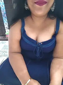 Moonae online show from 04-12-26, 12:19