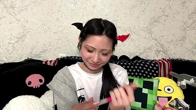kishagrayone online show from 05-14-26, 02:25