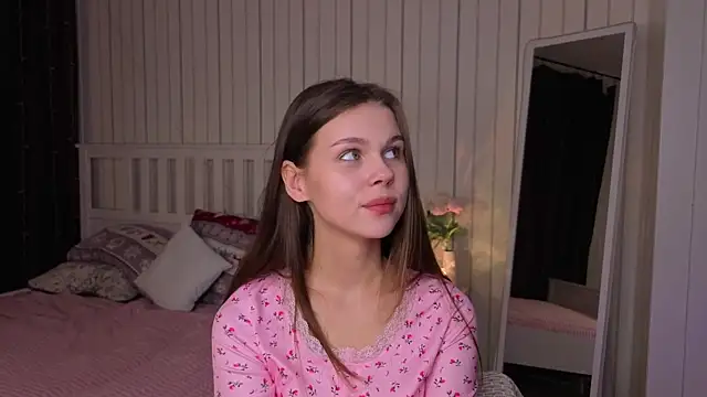 EarthaLevra online show from 04-04-26, 06:14