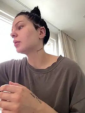 Snapshot of CindyMil chatting on 06-14-26, 03:41 CindyMil online show from 06-14-26, 03:41