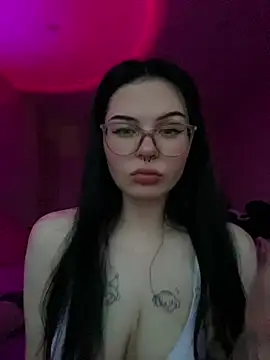 Snapshot of CindyMil chatting on 06-12-26, 06:16 CindyMil online show from 06-12-26, 06:16