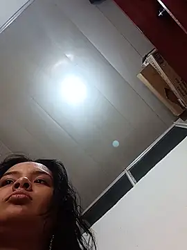 Snapshot of Emily_Rouse23 chatting on 05-16-26, 02:32 Emily Rouse23 online show from 05-16-26, 02:32