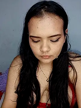 Snapshot of Emily_Rouse23 chatting on 04-28-26, 02:27 Emily Rouse23 online show from 04-28-26, 02:27