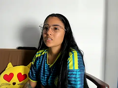 TatyGomez  online show from 06-15-26, 04:45