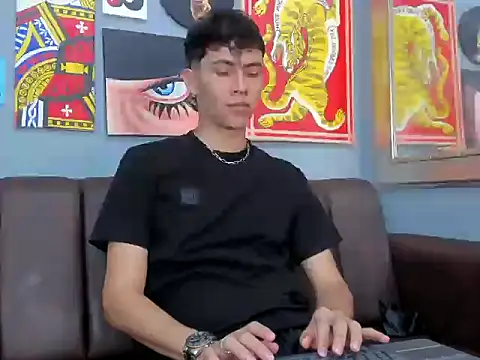 Snapshot of AronTawers chatting on 03-03-26, 06:59 AronTawers online show from 03-03-26, 06:59