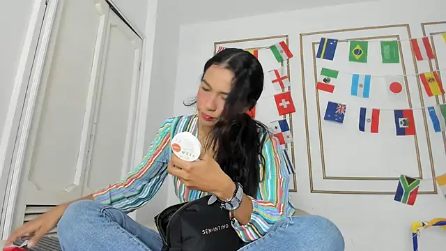Snapshot of emily_gaviria1 chatting on 06-29-26, 12:05 emily gaviria1 online show from 06-29-26, 12:05