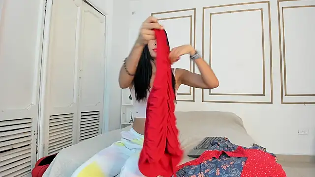 Snapshot of emily_gaviria1 chatting on 02-28-26, 12:05 emily gaviria1 online show from 02-28-26, 12:05