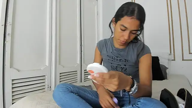 Snapshot of emily_gaviria1 chatting on 07-24-26, 12:12 emily gaviria1 online show from 07-24-26, 12:12