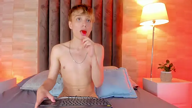 Isaac Grey online show from 03-12-26, 07:40