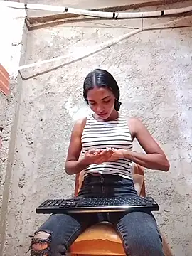 valentina gomez1 online show from 04-19-26, 02:29
