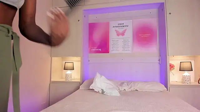 Oshun 444 online show from 04-18-26, 12:07