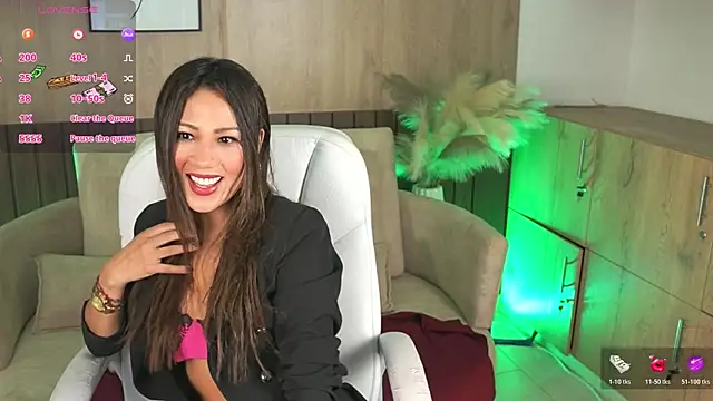 SilviaStoneX online show from 03-31-26, 11:34