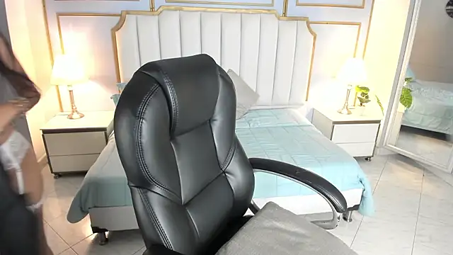 Sophie nolie online show from 03-19-26, 12:05