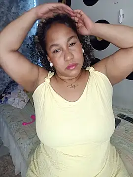 Snapshot of medusafox_ chatting on 05-16-26, 05:06 medusafox online show from 05-16-26, 05:06