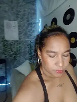 Snapshot of medusafox_ chatting on 05-10-26, 04:49 medusafox online show from 05-10-26, 04:49