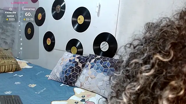 Snapshot of medusafox_ chatting on 03-01-26, 04:12 medusafox online show from 03-01-26, 04:12