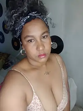Snapshot of medusafox_ chatting on 06-19-26, 05:02 medusafox online show from 06-19-26, 05:02