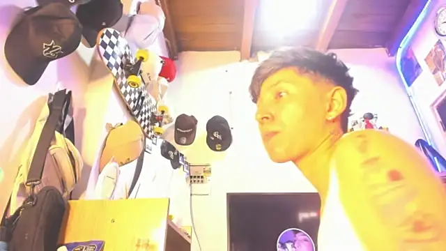 MIKEFONSE- online show from 03-05-26, 09:43