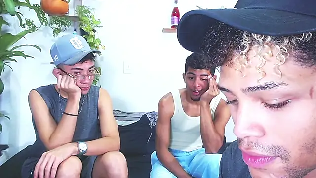 Snapshot of Lunar_Boys chatting on 02-27-26, 06:08 Lunar Boys online show from 02-27-26, 06:08