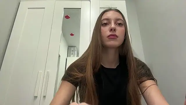 Snapshot of selena_favn chatting on 02-24-26, 10:16 selena favn online show from 02-24-26, 10:16