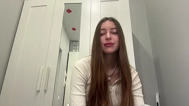 Snapshot of selena_favn chatting on 03-02-26, 02:12 selena favn online show from 03-02-26, 02:12