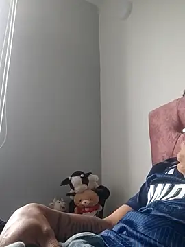 Andcas041 online show from 04-28-26, 06:45