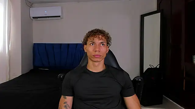 Snapshot of adam_smiith1 chatting on 02-27-26, 01:11 adam smiith1 online show from 02-27-26, 01:11