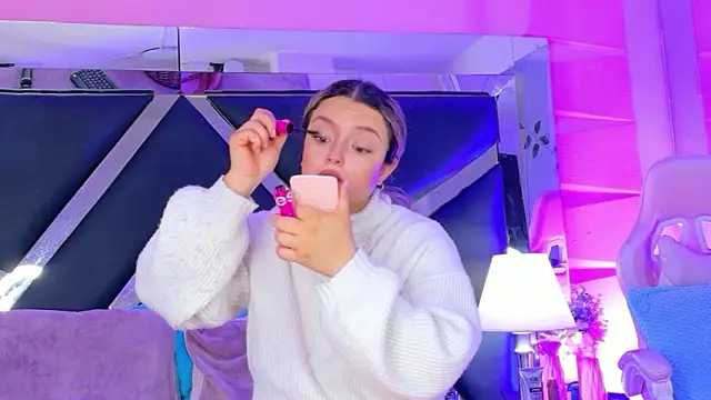 Giigii Hadid  online show from 02-28-26, 04:50