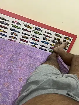 Snapshot of Varun_93 chatting on 03-04-26, 07:10 Varun 93 online show from 03-04-26, 07:10