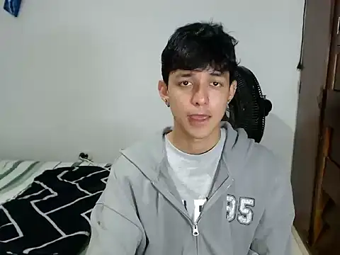 cute jisus online show from 04-21-26, 04:08