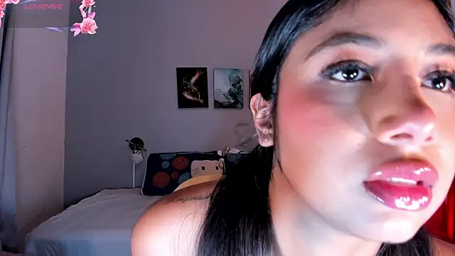 KimTaylorW online show from 06-26-26, 03:12