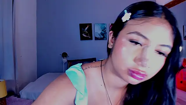 KimTaylorW online show from 06-19-26, 03:23