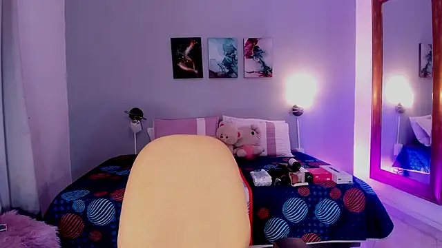 KimTaylorW online show from 06-04-26, 02:27