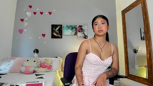 Snapshot of KimTaylorW chatting on 03-04-26, 07:54 KimTaylorW online show from 03-04-26, 07:54